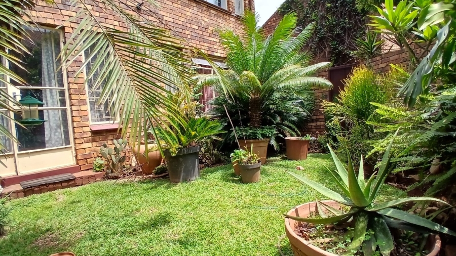 2 Bedroom Property for Sale in Wierda Park Gauteng