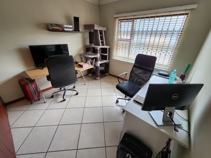 To Let 3 Bedroom Property for Rent in Ravenswood Gauteng