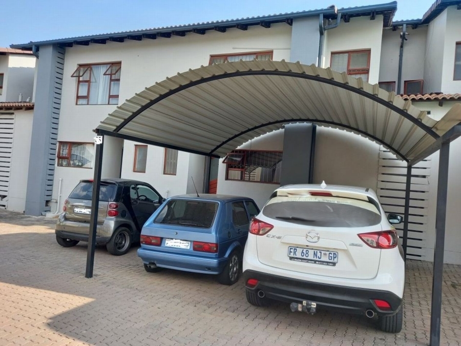 To Let 3 Bedroom Property for Rent in Ravenswood Gauteng