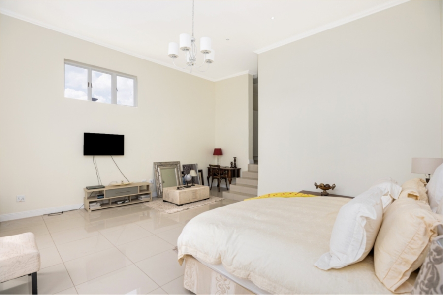 To Let 5 Bedroom Property for Rent in Dainfern Golf Estate Gauteng