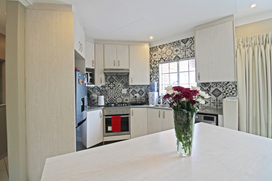 To Let 2 Bedroom Property for Rent in Bryanston Gauteng