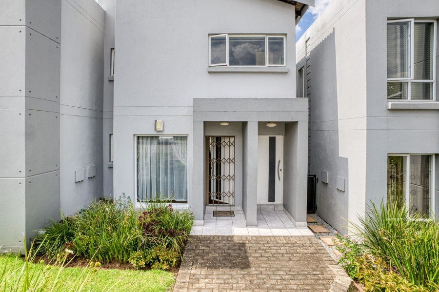 2 Bedroom Property for Sale in Broadacres Gauteng