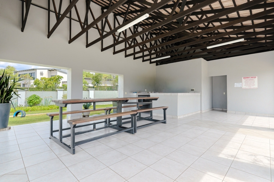 2 Bedroom Property for Sale in Broadacres Gauteng