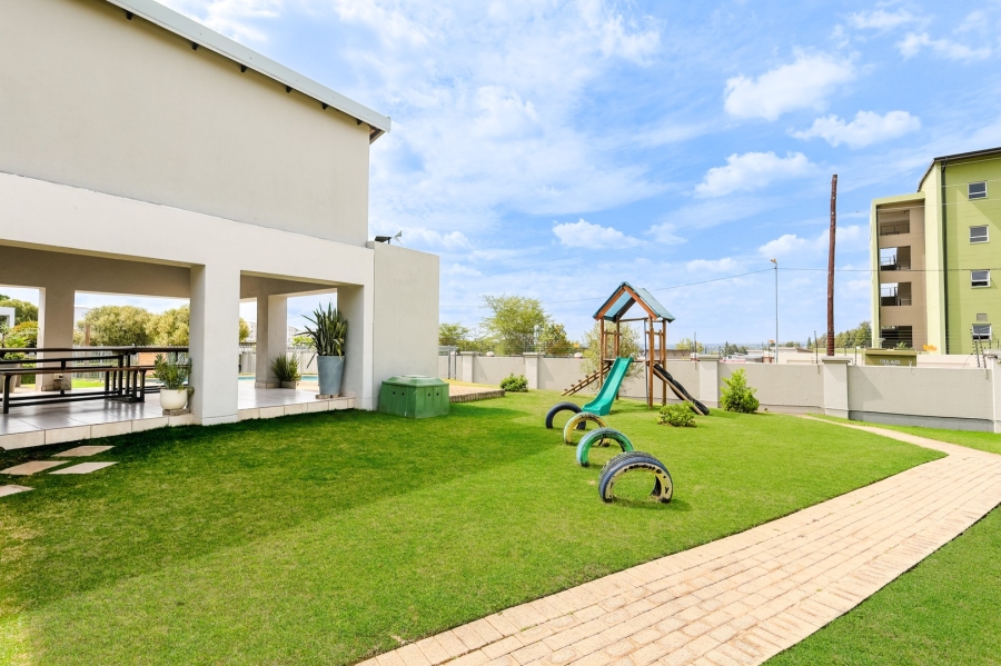 2 Bedroom Property for Sale in Broadacres Gauteng