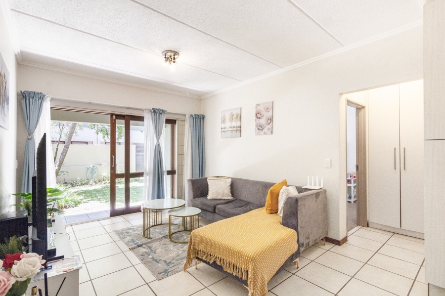 1 Bedroom Property for Sale in Lonehill Gauteng