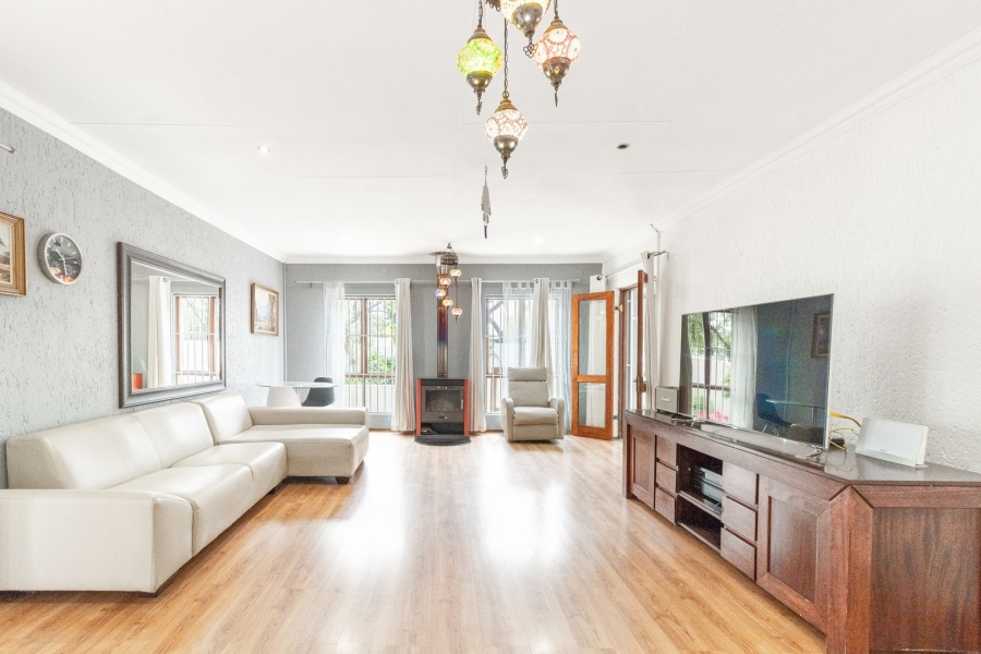 3 Bedroom Property for Sale in Lonehill Gauteng