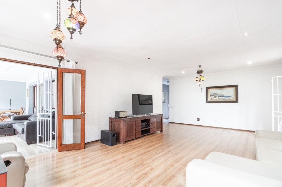 3 Bedroom Property for Sale in Lonehill Gauteng