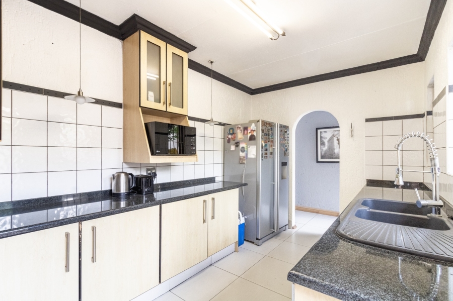 3 Bedroom Property for Sale in Lonehill Gauteng