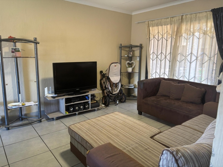 2 Bedroom Property for Sale in Pomona Gauteng