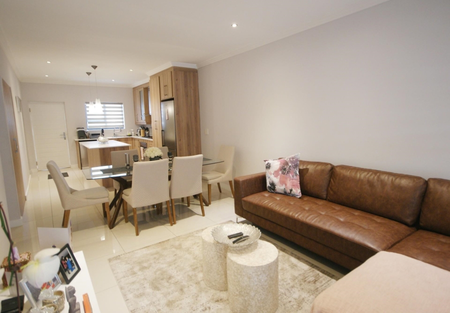 To Let 2 Bedroom Property for Rent in Bryanston Gauteng