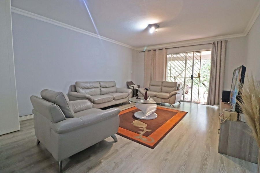 2 Bedroom Property for Sale in Bryanston Gauteng