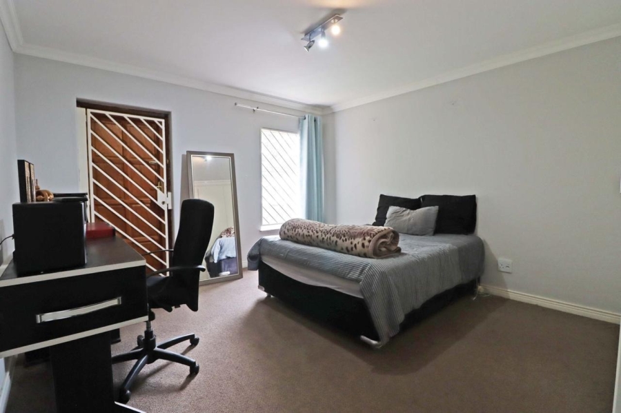 2 Bedroom Property for Sale in Bryanston Gauteng