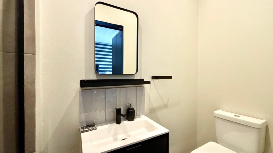 To Let 2 Bedroom Property for Rent in Sandown Gauteng