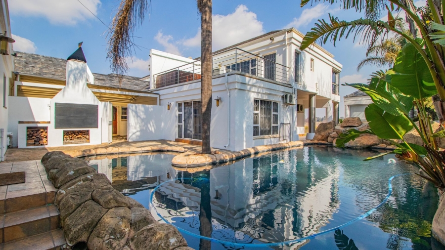 6 Bedroom Property for Sale in Lakefield Gauteng