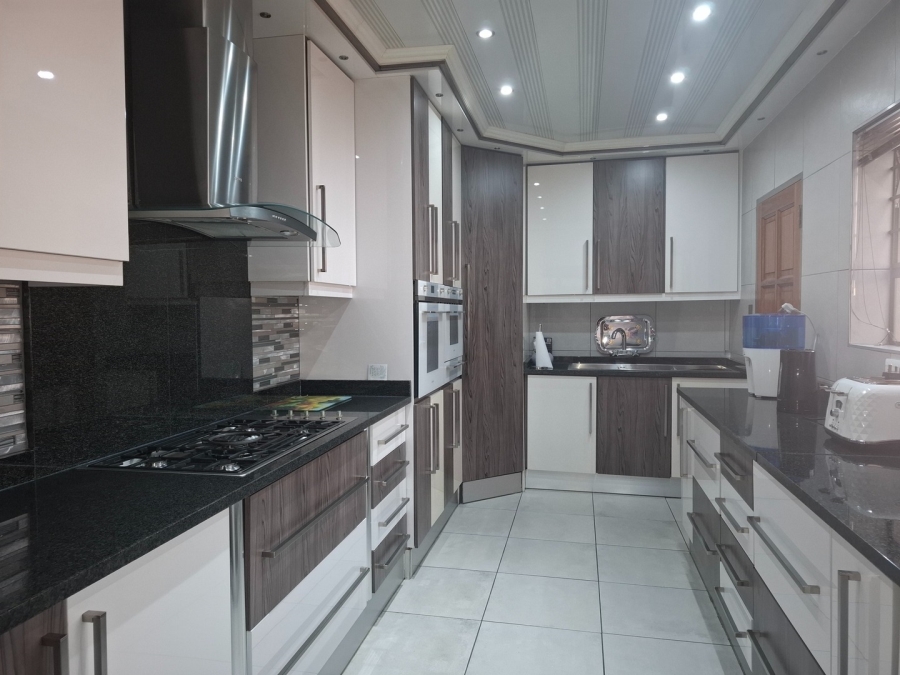 5 Bedroom Property for Sale in Actonville Gauteng