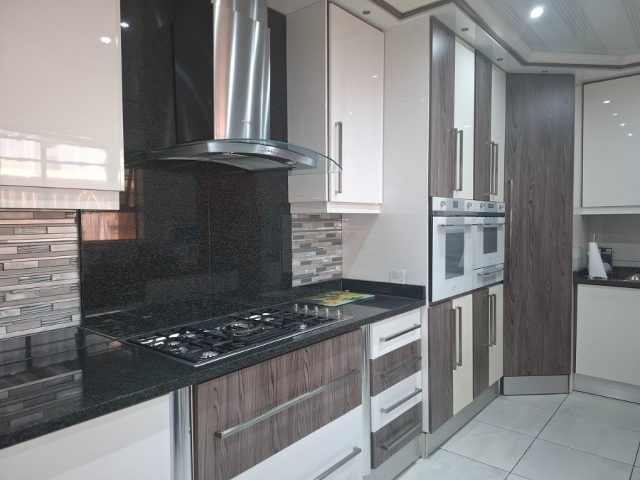 5 Bedroom Property for Sale in Actonville Gauteng