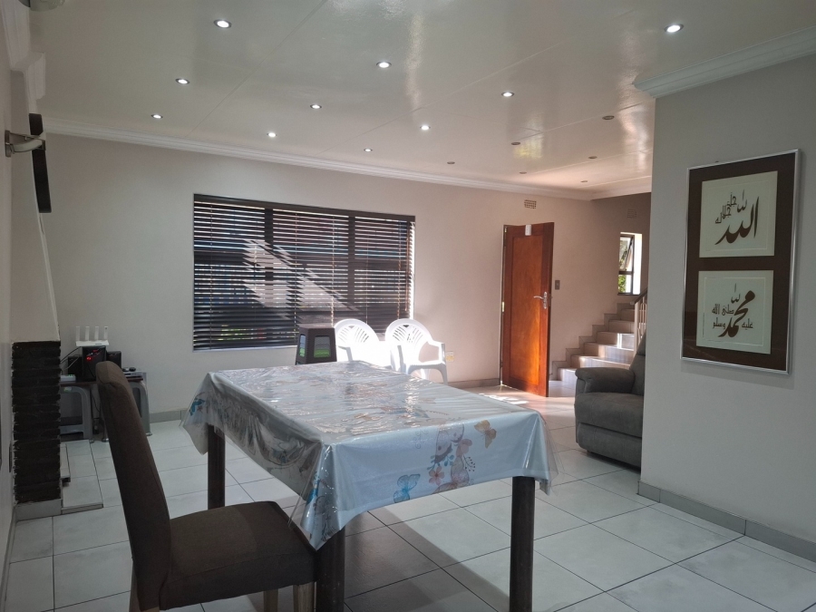 5 Bedroom Property for Sale in Actonville Gauteng