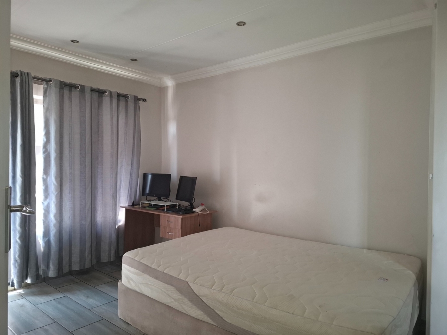 5 Bedroom Property for Sale in Actonville Gauteng