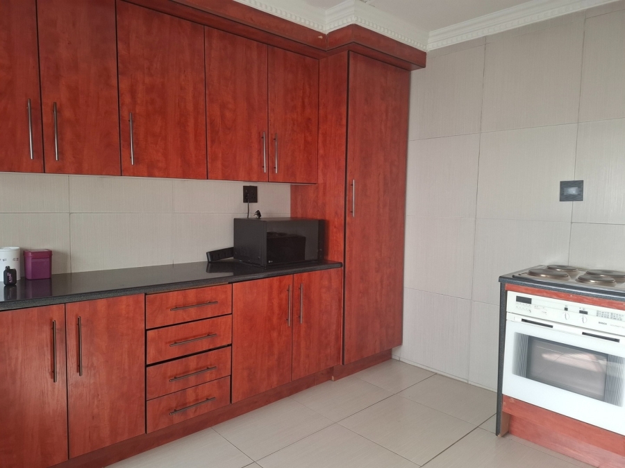 5 Bedroom Property for Sale in Actonville Gauteng