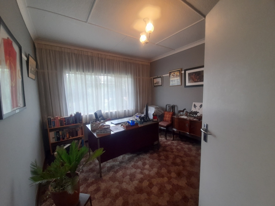 4 Bedroom Property for Sale in Linmeyer Gauteng