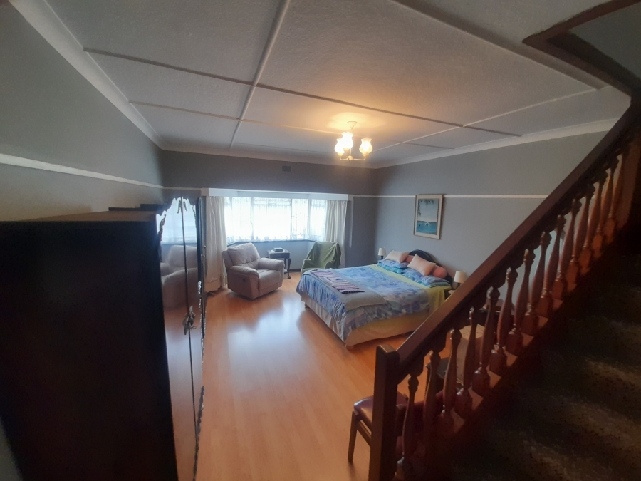 4 Bedroom Property for Sale in Linmeyer Gauteng