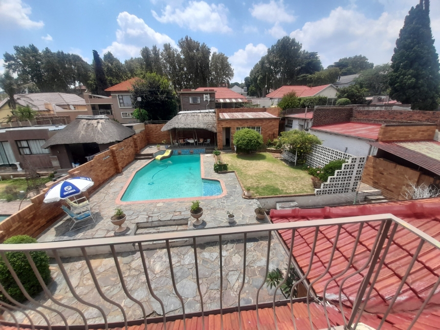 4 Bedroom Property for Sale in Linmeyer Gauteng