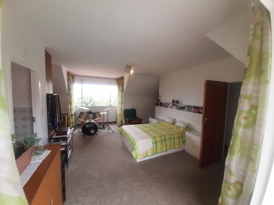 4 Bedroom Property for Sale in Linmeyer Gauteng