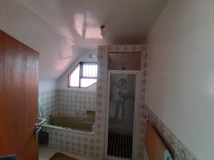 4 Bedroom Property for Sale in Linmeyer Gauteng