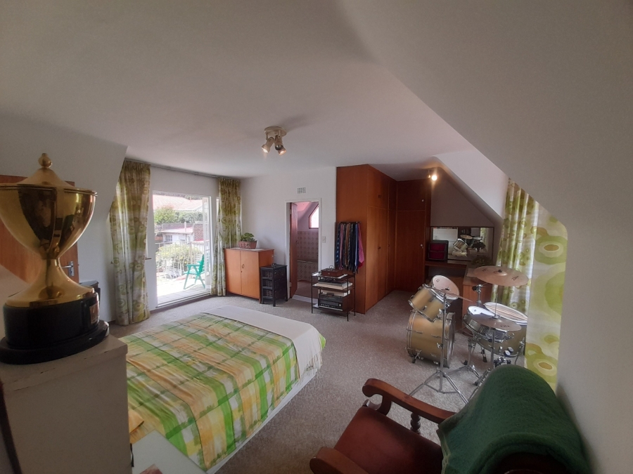 4 Bedroom Property for Sale in Linmeyer Gauteng