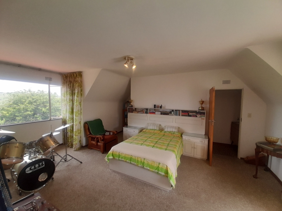 4 Bedroom Property for Sale in Linmeyer Gauteng