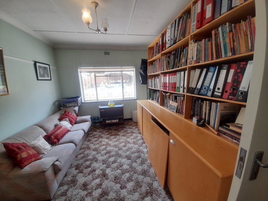 4 Bedroom Property for Sale in Linmeyer Gauteng