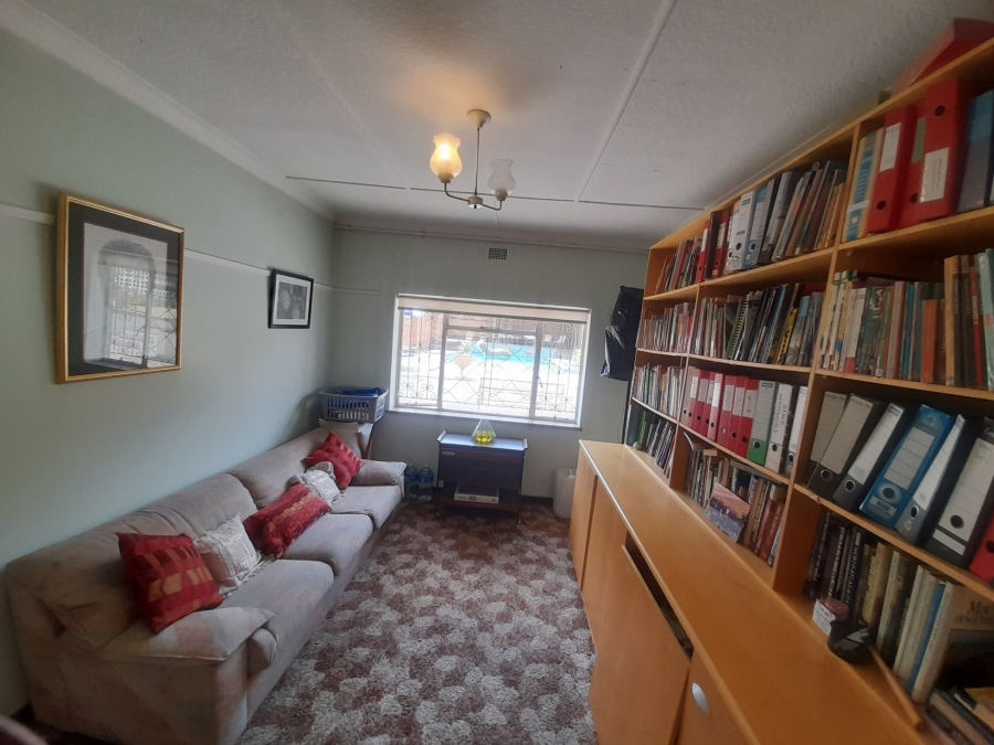 4 Bedroom Property for Sale in Linmeyer Gauteng