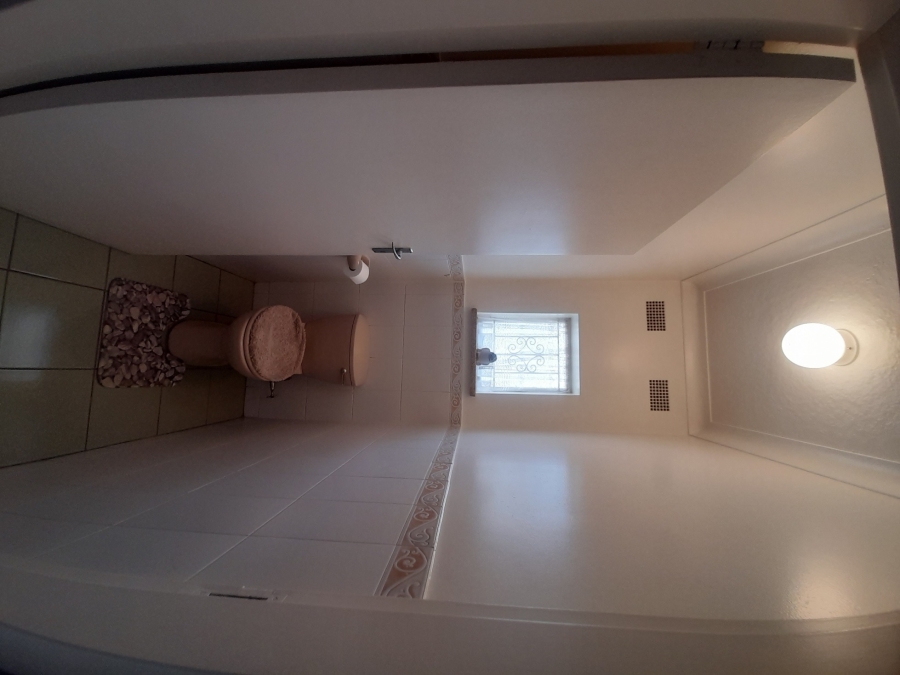 4 Bedroom Property for Sale in Linmeyer Gauteng