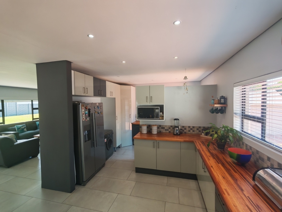 3 Bedroom Property for Sale in Brackenhurst Gauteng
