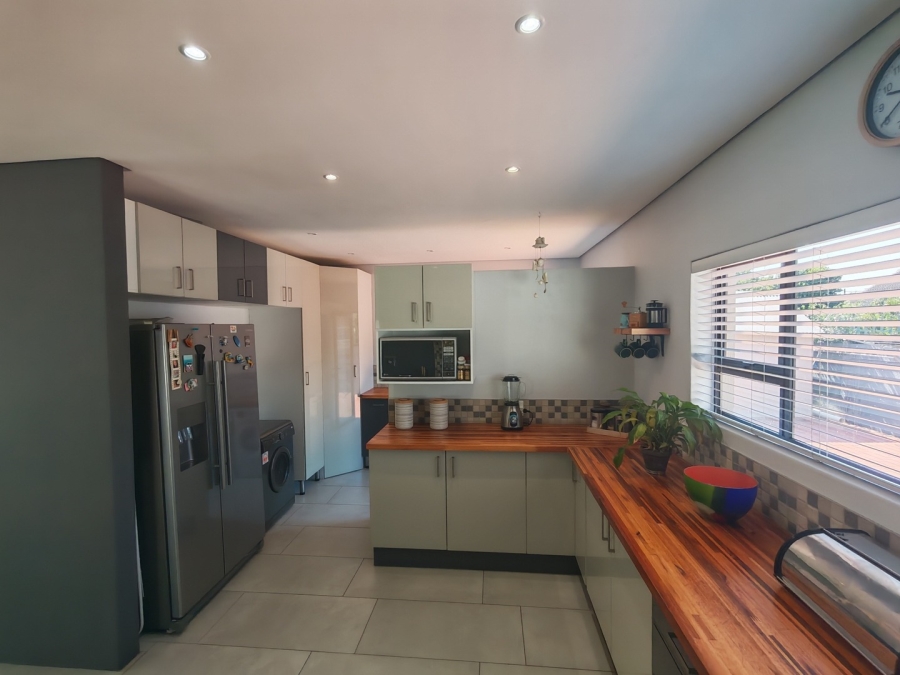 3 Bedroom Property for Sale in Brackenhurst Gauteng