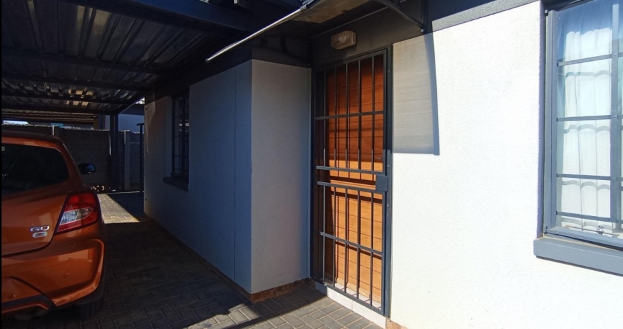 2 Bedroom Property for Sale in Roodeplaat Gauteng