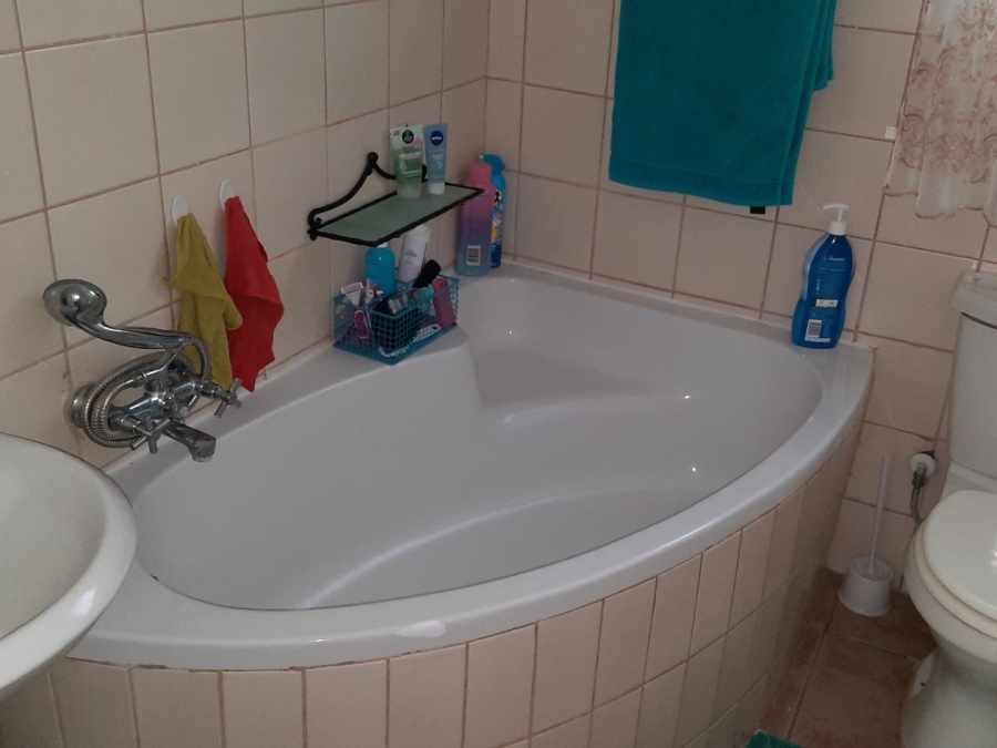 3 Bedroom Property for Sale in Vlakplaats Gauteng