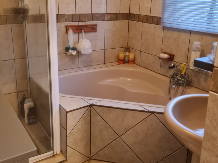 3 Bedroom Property for Sale in Vlakplaats Gauteng