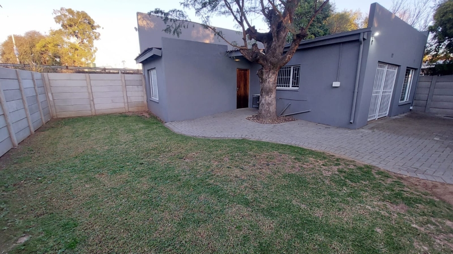 7 Bedroom Property for Sale in Bardene Gauteng