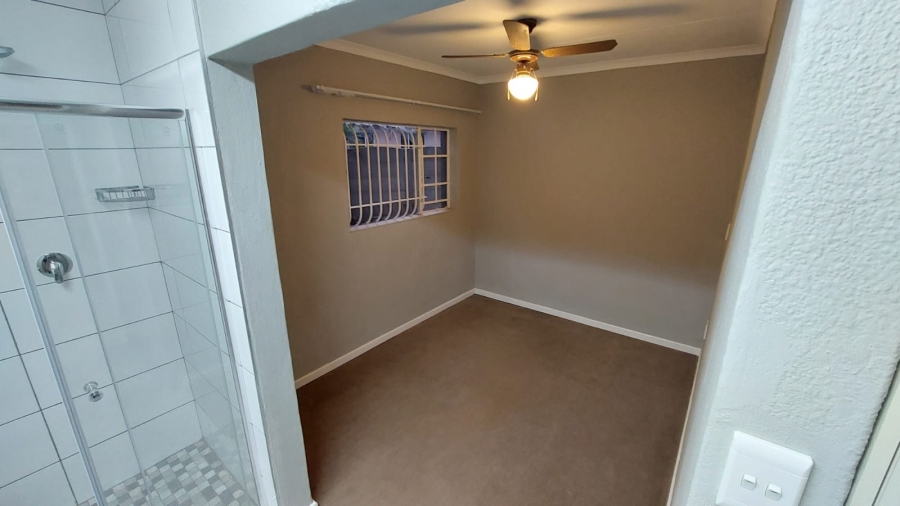 7 Bedroom Property for Sale in Bardene Gauteng