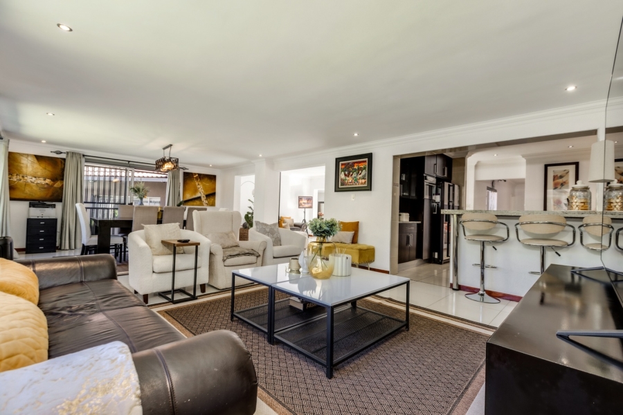 4 Bedroom Property for Sale in Douglasdale Gauteng