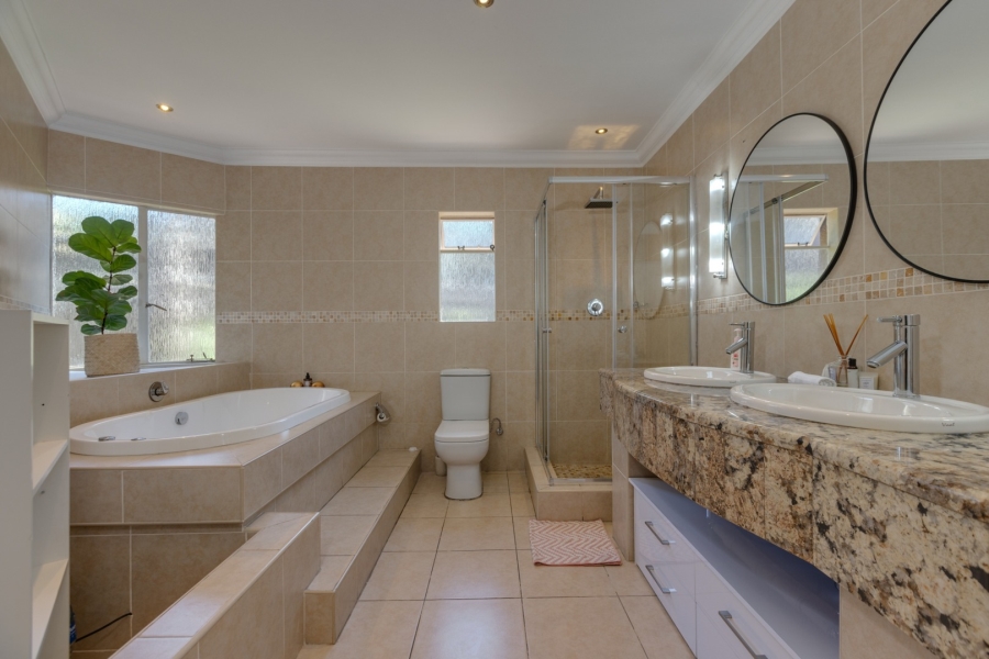 4 Bedroom Property for Sale in Douglasdale Gauteng