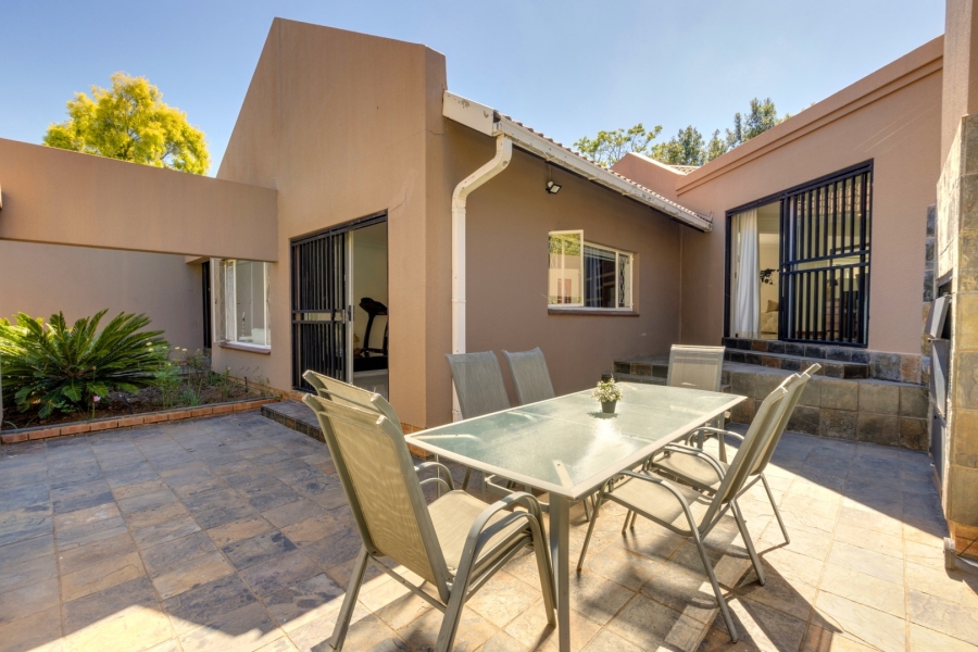 4 Bedroom Property for Sale in Douglasdale Gauteng