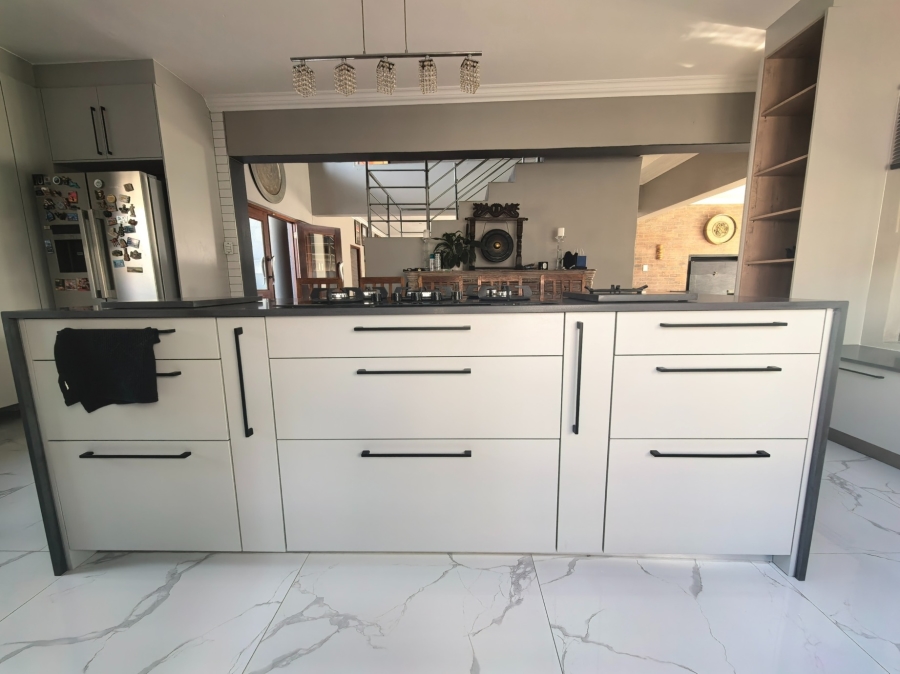 3 Bedroom Property for Sale in Sonneveld Gauteng