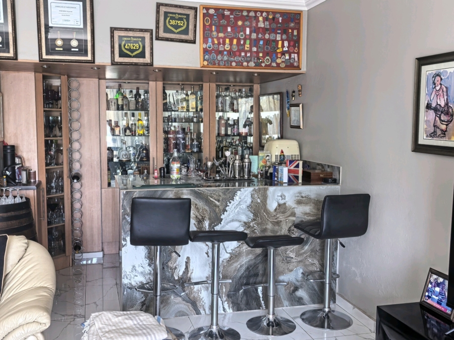 3 Bedroom Property for Sale in Sonneveld Gauteng