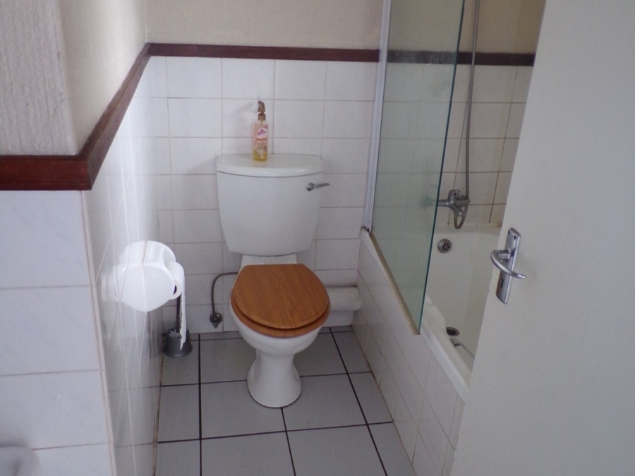 1 Bedroom Property for Sale in Bryanston Gauteng