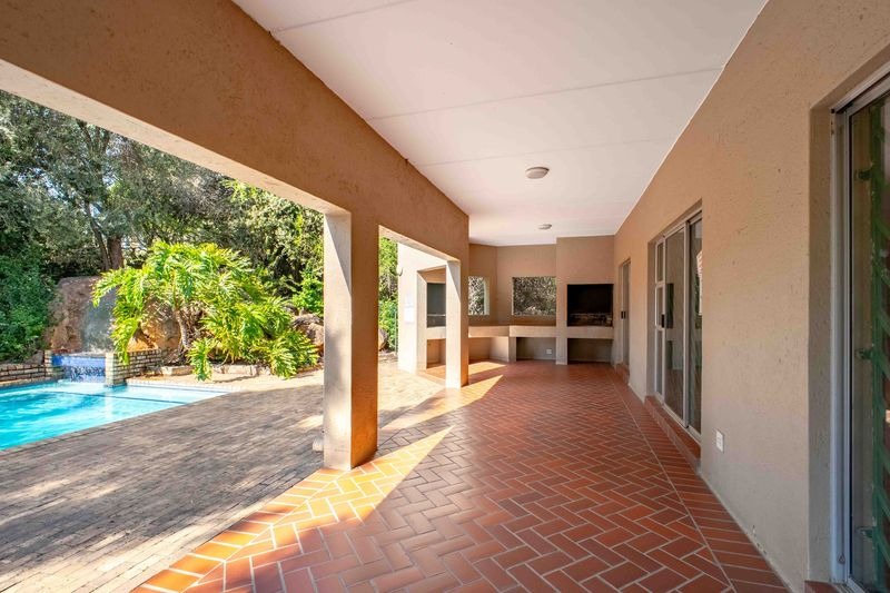 1 Bedroom Property for Sale in Bryanston Gauteng