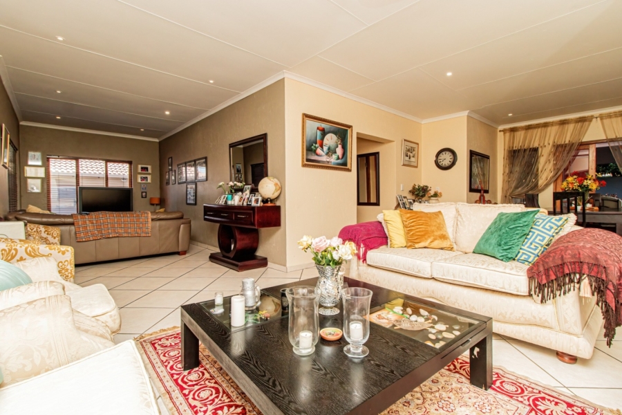 3 Bedroom Property for Sale in Greenstone Hill Gauteng