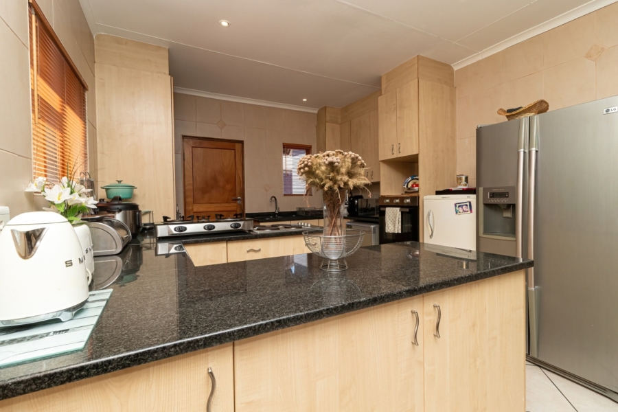 3 Bedroom Property for Sale in Greenstone Hill Gauteng