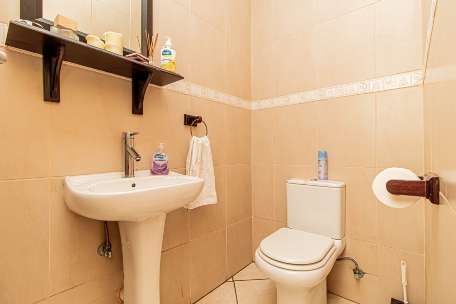 3 Bedroom Property for Sale in Greenstone Hill Gauteng